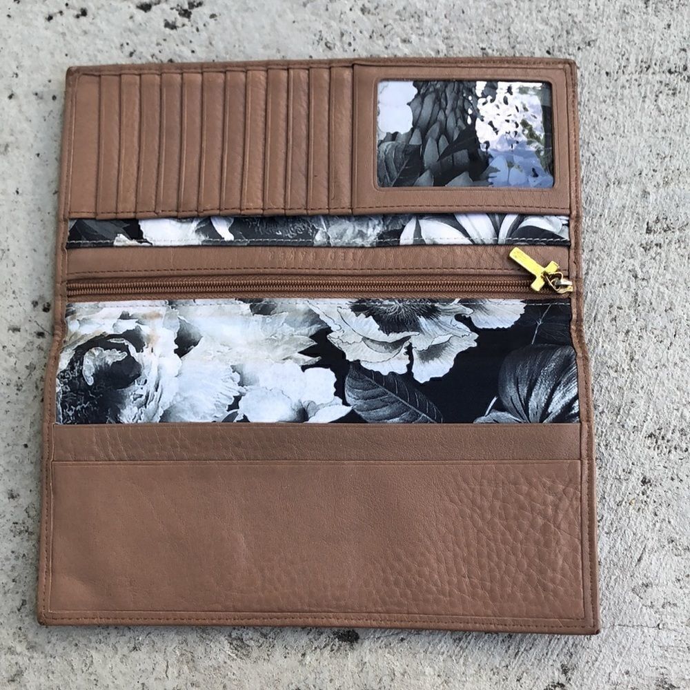 Ted Baker Wallet  - Picture 3 of 5
